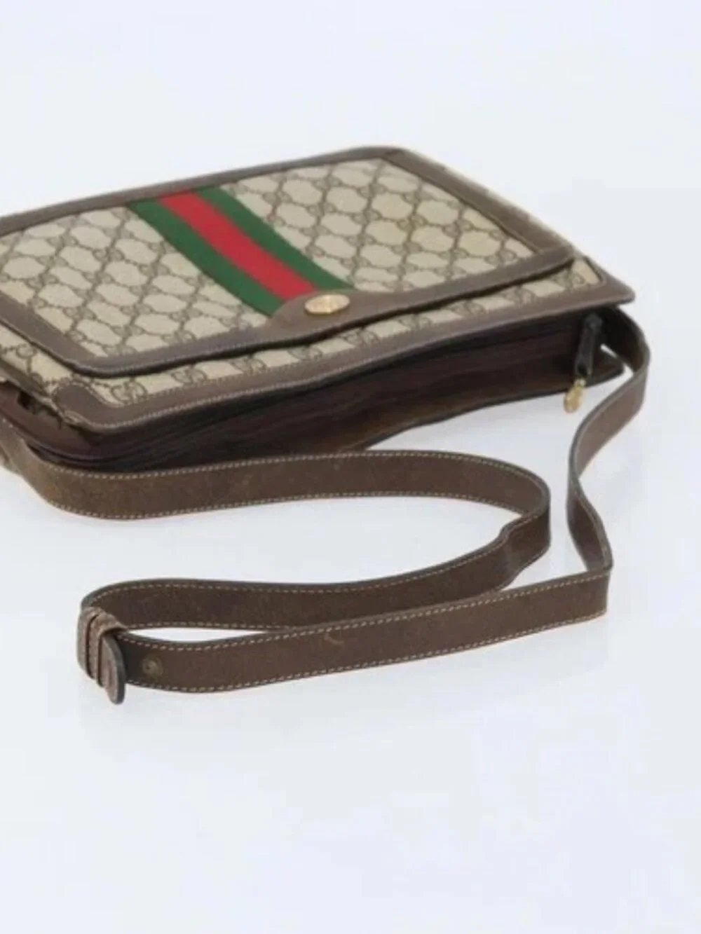 Gucci brand	gucci color	beige